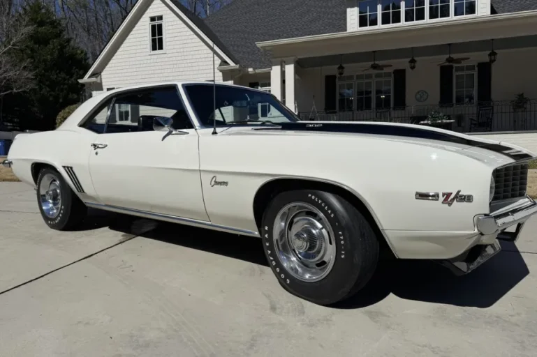 Image for 1969 Chevrolet Camaro Z/28 Coupe 4-Speed
