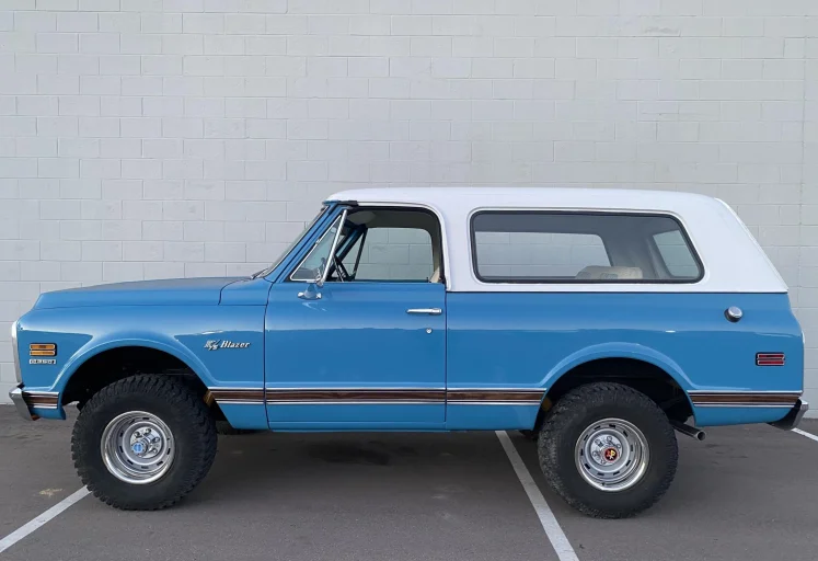 Vehicle image 3